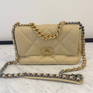 Chanel Cream Quilted Shoulder Bag with Chain Strap